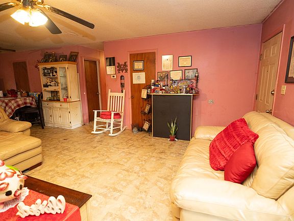 5th image of 2706 Longcoy St