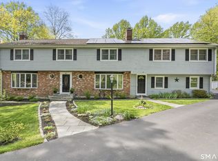 80 Mariner Cir, Trumbull, CT 06611