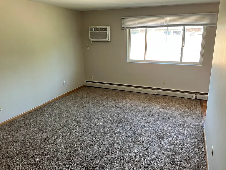 420 73rd St E #5 — Photo 3