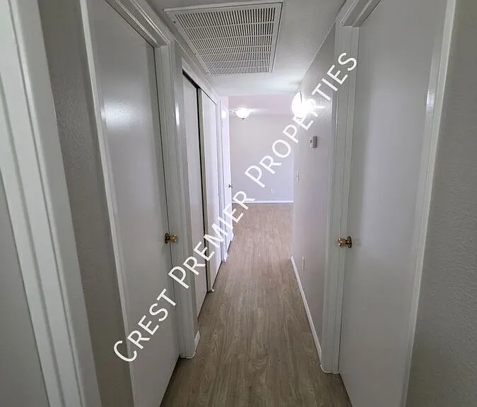 2149 E 10th St #2 — Photo 24
