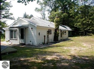 493 E Ridge Rd, Gladwin, MI 48624