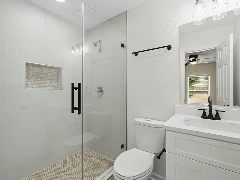 913 Meadowlane St — Photo 23
