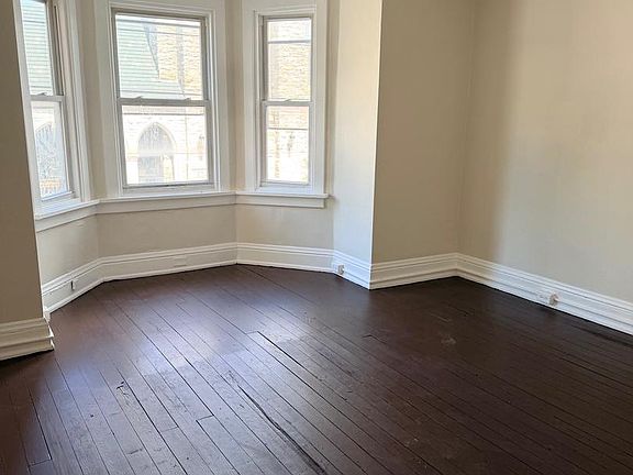 5th image of 726 Lehman St
