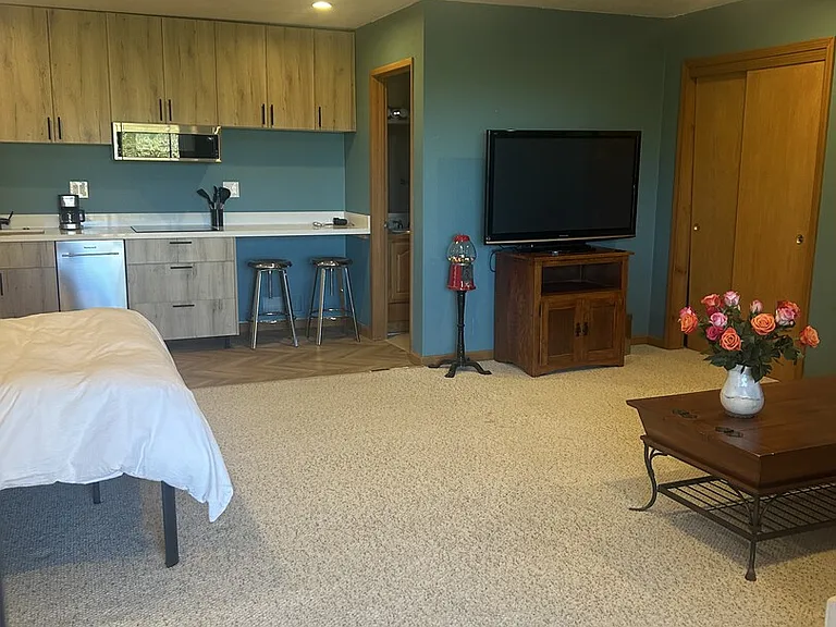 Ridgecrest Ct — Photo 2