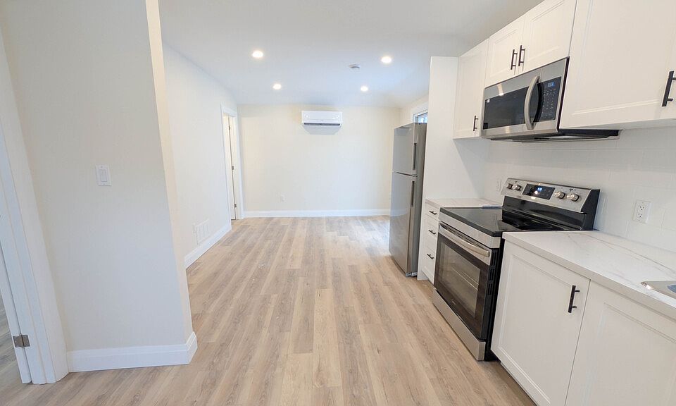 1st image of 21 Fawell Ave #3