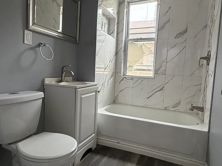 1240 S Wenonah Ave #2 — Photo 3