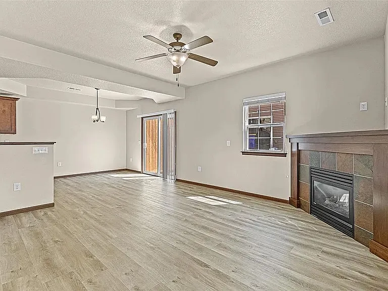 1538 Burr Dr — Photo 6