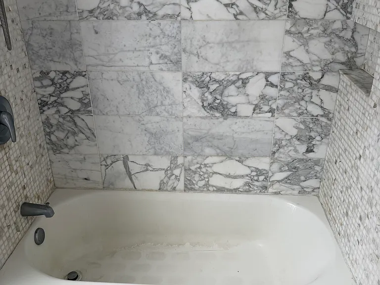 700 N Madison Ave — Photo 17