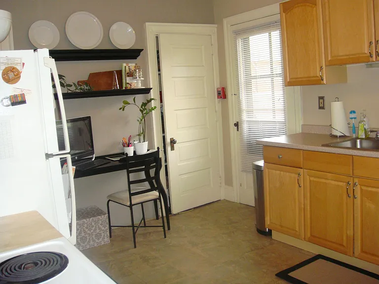 241 W Union St #2 — Photo 3