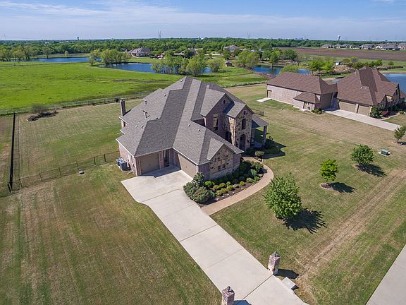 3rd image of 1203 Highland Dr