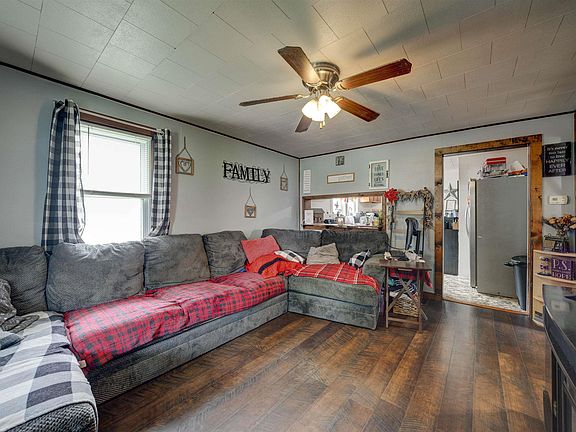 5th image of 611 15th St