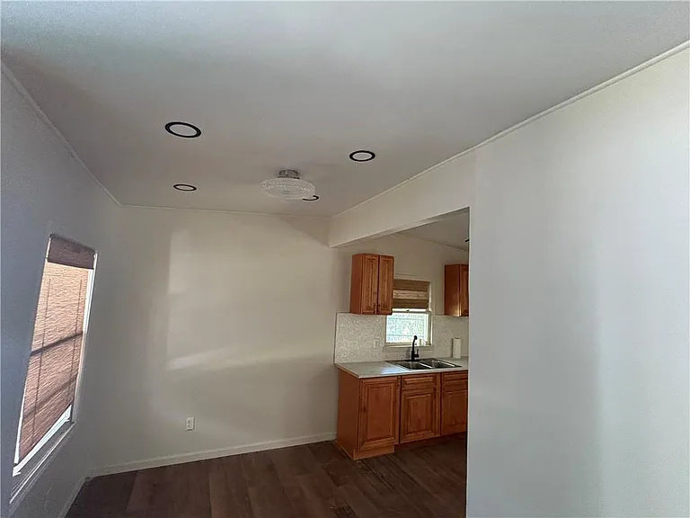 4049 Villa Ave — Photo 8