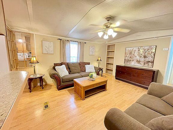 5th image of 4822 Heiden Dr