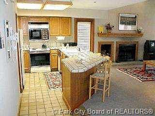 2nd image of 1375 Woodside Ave #16