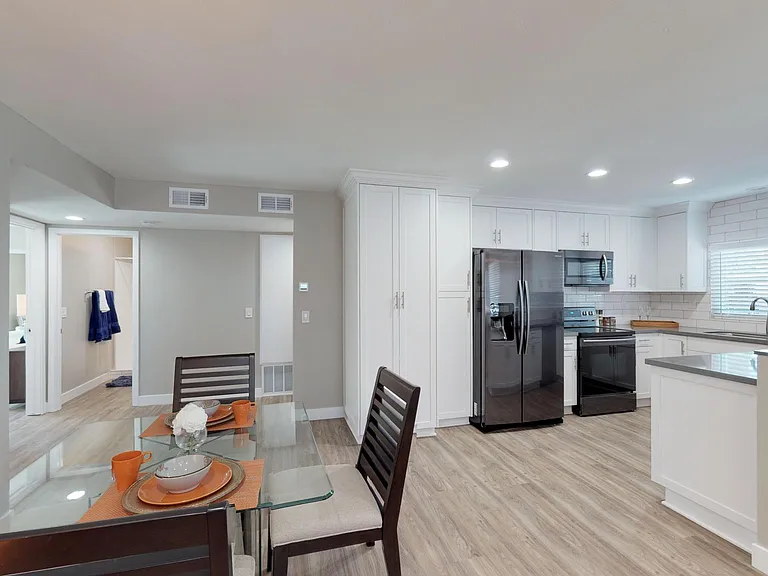 1170 Sumner Ave #12 — Photo 5