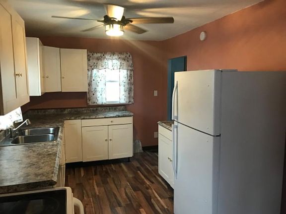 4th image of 609 Sheridan St
