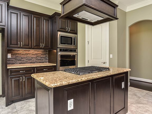 5th image of 611 Rainbow Creek Ct