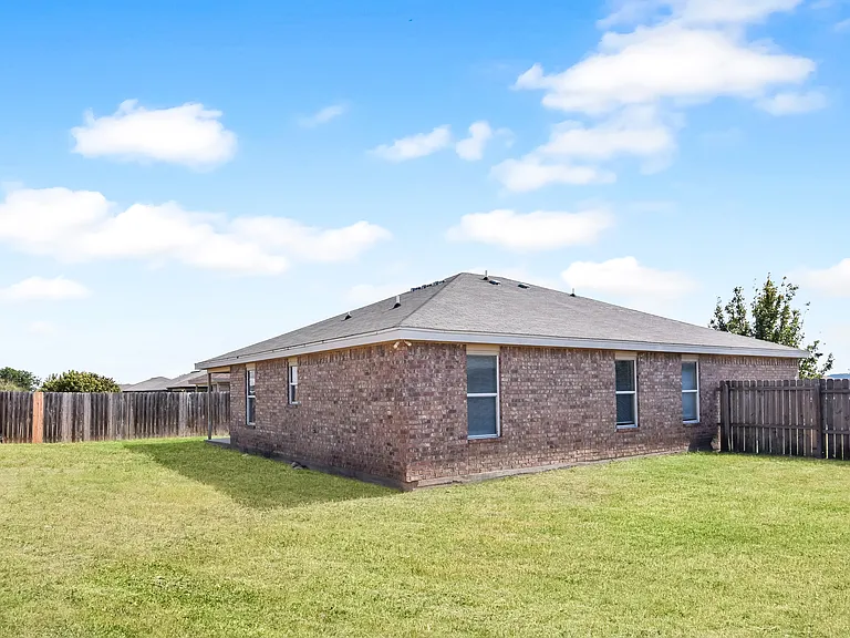 4613 Hank Dr — Photo 18