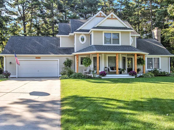 16084 Delta View Dr, Grand Haven, MI 49417
