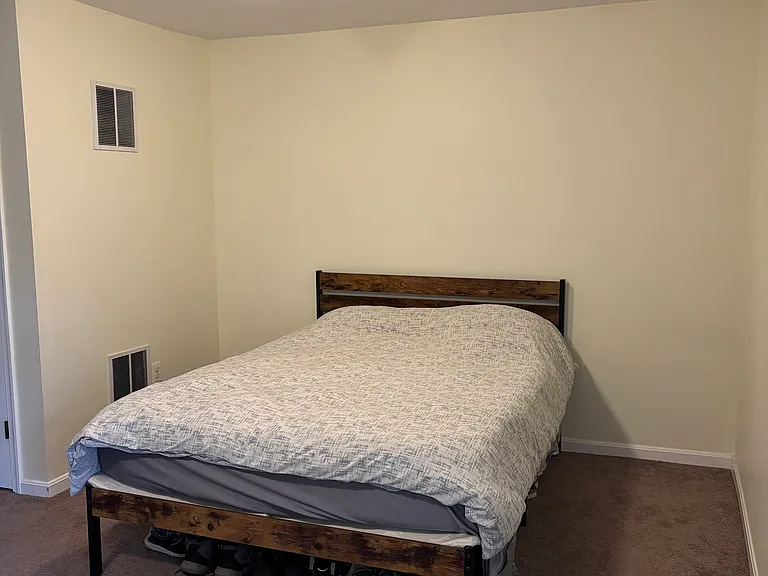 105 Barrett Ct — Photo 5