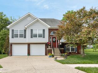 8012 Village Gate Ct, Louisville, KY