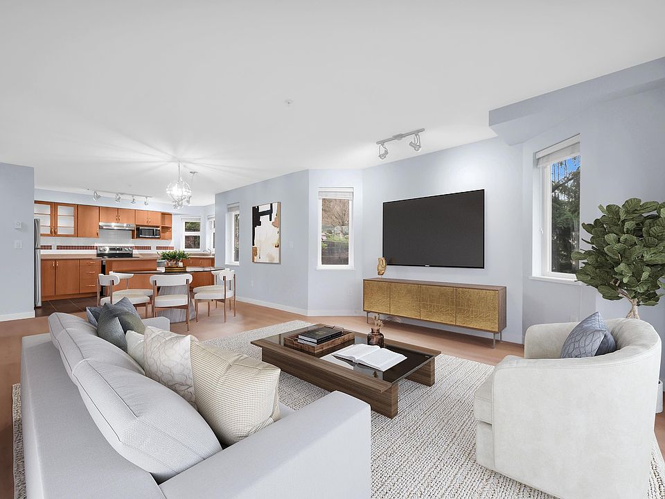 1st image of 160 Shoreline Cir #301