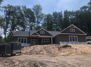 2189 Woodside Dr, Petoskey, MI 49770