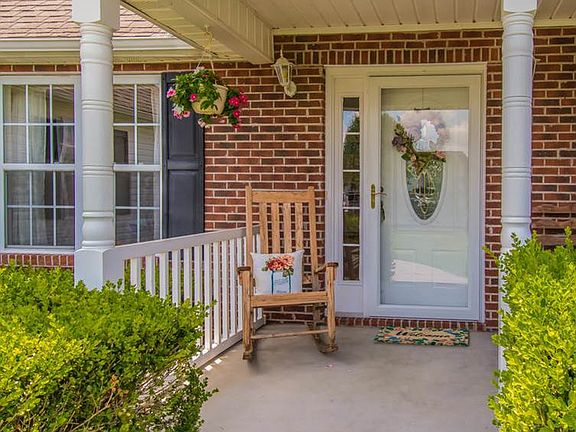 4th image of 3131 Blueberry Dr