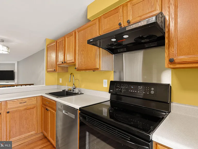 11243 Silentwood Ln — Photo 5