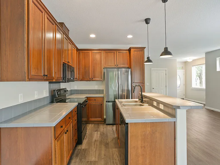 1958 NW Florence Ave #1958 — Photo 15