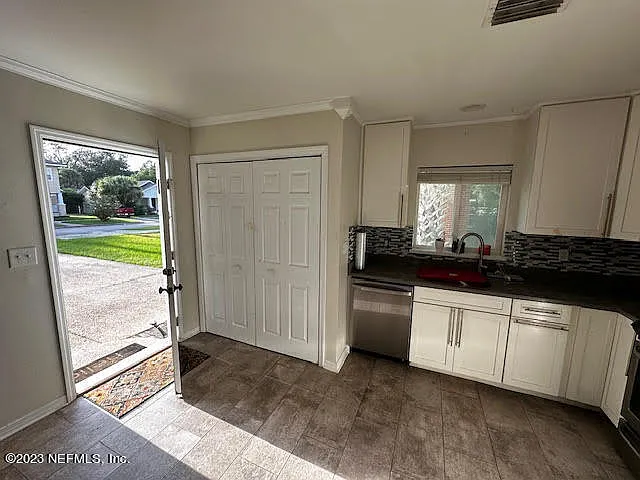 1711 Naldo Ave #1 — Photo 2
