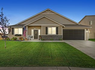 8214 Coldwater Dr, Pasco, WA 99301