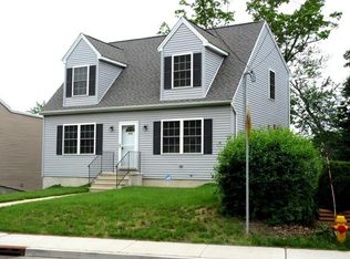 905 Pearl Lake Rd, Waterbury, CT 06706