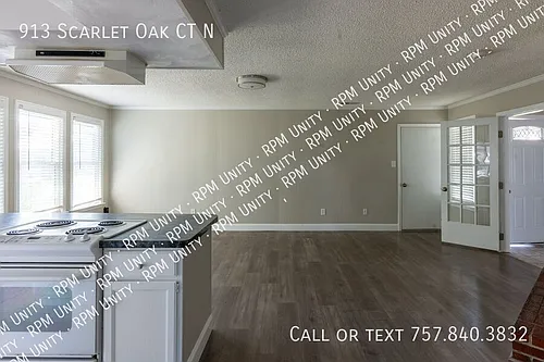 913 Scarlet Oak Ct N Photo 1