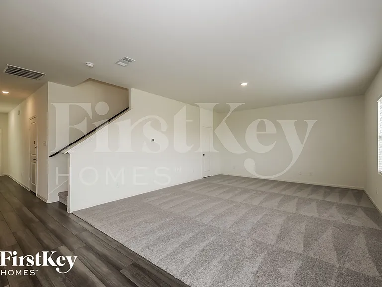 1822 Sandlin Dr — Photo 4