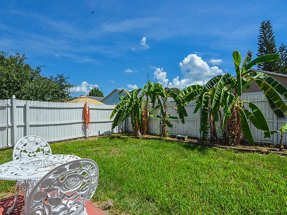 4th image of 1619 Chatham Cir