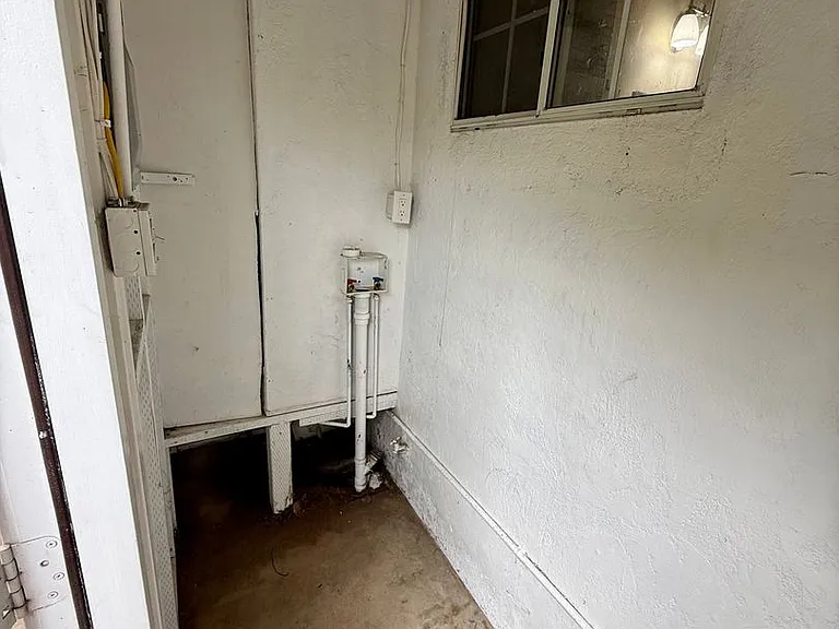 4901 Frink Ave — Photo 28