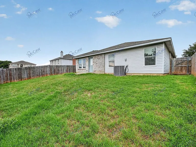 1608 Diamond Lake Trl — Photo 16