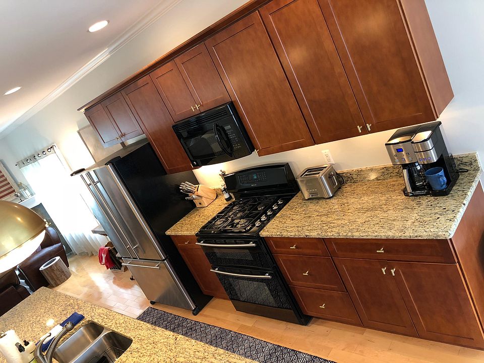 2nd image of 720 Butler St #16