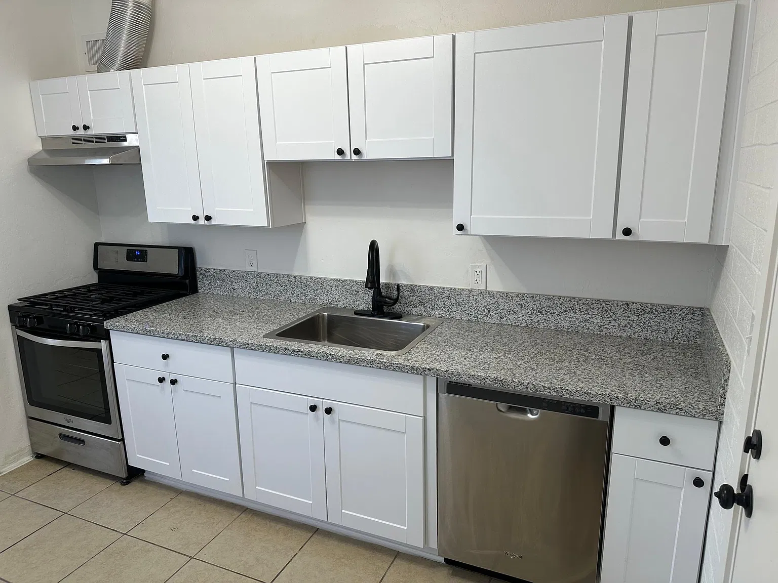 4413 E Fairmount St — Photo 2