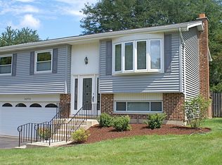 5S771 Springdale Dr, Naperville, IL 60540