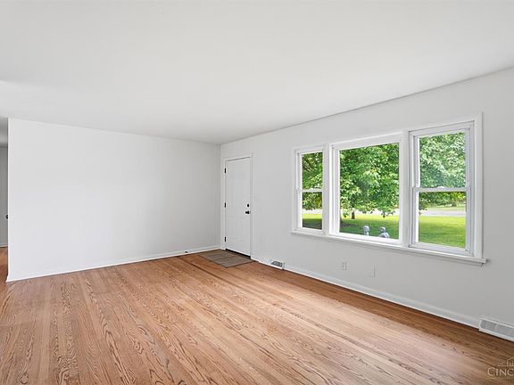 3rd image of 6473 Hendrickson Rd