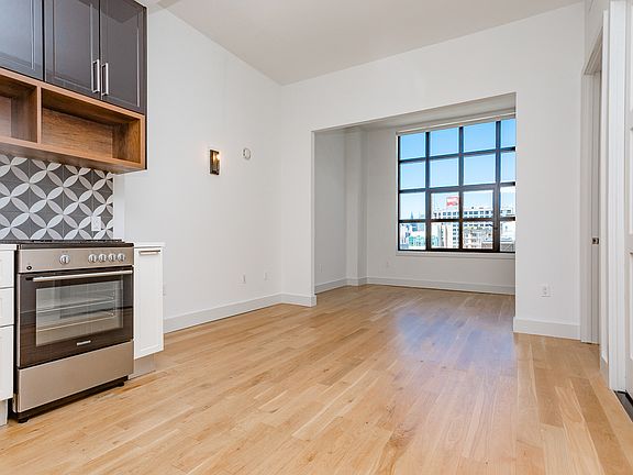 3rd image of 41-21 28th St #5A