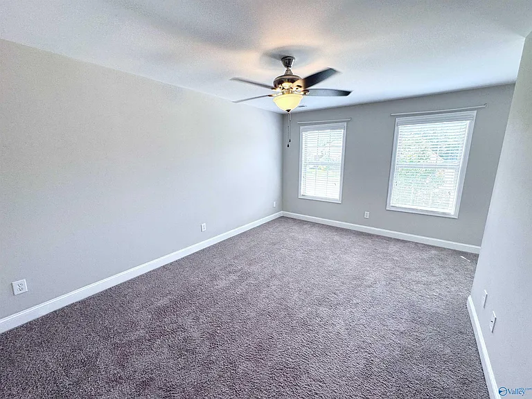 114 Summer Pointe Ln — Photo 33