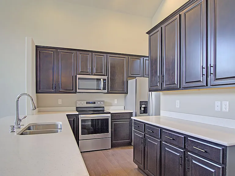 10801 Saco Dr — Photo 6