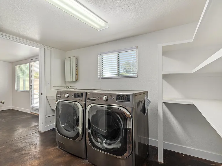 1019 S Una Ave — Photo 16