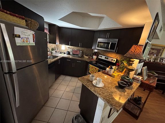 4th image of 8225 Lake Dr APT 404