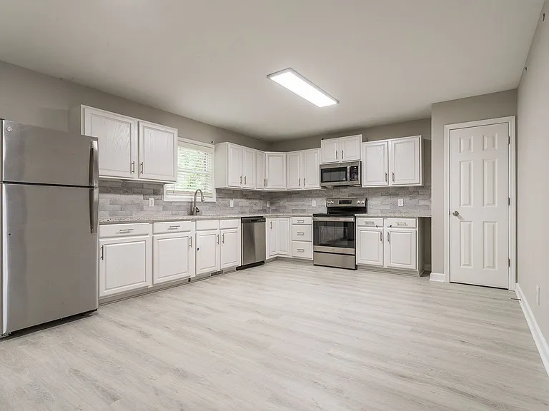 424 Bashford Rd #101 — Photo 1