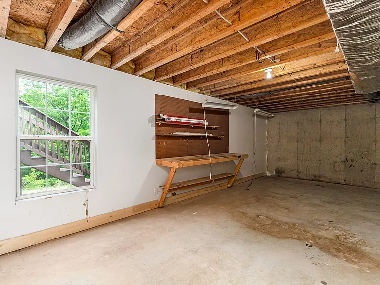 131 Sawmill Ln — Photo 18