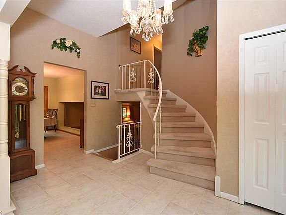 2nd image of 2985 Creekside Dr